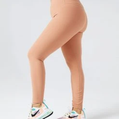 L*Space Ribbed Hot To Trot Legging ACTIVE 106 L*Space Ribbed Hot To Trot Legging ACTIVE